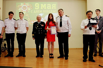 Наградили  будущих  новобранцев