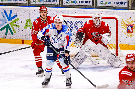 Ростовские «кондоры» дома обыграли волжских летчиков