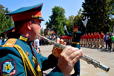  18 07 2025 Врио губернатора Юрий Слюсарь и другие руководители Ростовской области почтили память Алексея Береста
