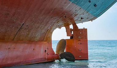 В Таганрогском заливе на мель сел сухогруз