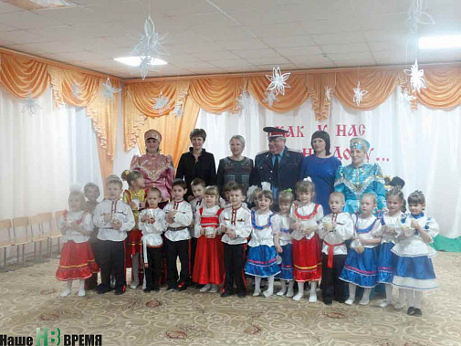 Из этих малышей вырастут настоящие казаки и казачки.