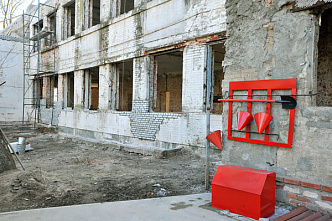 Губернатор, министр и мэр пошли на стройплощадку