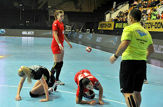 Гандболистки «Ростов-Дона» в среду на своей площадке сразились с «Астраханочкой»