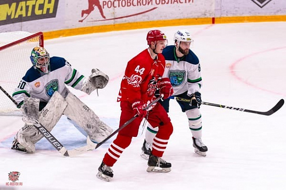 Хоккеисты «Ростова» нанесли поражение ханты-мансийской «Югре»