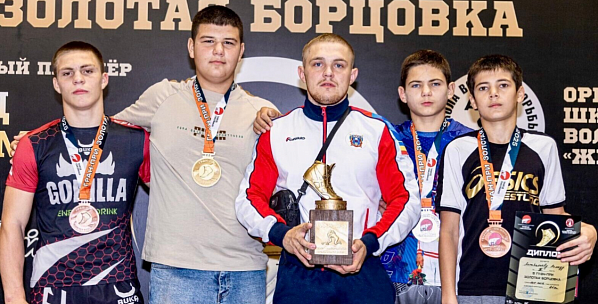 Донские спортсмены выиграли 21 медаль на турнире «Золотая борцовка»
