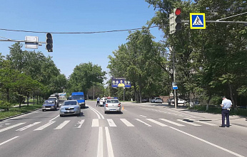 В Ростове-на-Дону сбили пожилую женщину с подростком, которые переходили на зеленый свет