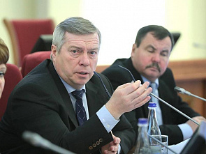 Сергей Бондарев станет временно курировать направления работы уволенного замгубернатора донского правительства Василия Рудого