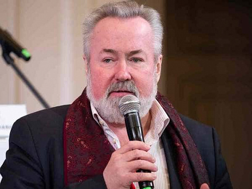 Александр ПОТЕХИН, председатель Ассоциации СМИ Северо-Запада, считает, что на информационном поле очень значимым игроком является печатная пресса, особенно – региональная. Александр ПОТЕХИН, председатель Ассоциации СМИ Северо-Запада, считает, что на информационном поле очень значимым игроком является печатная пресса, особенно – региональная.