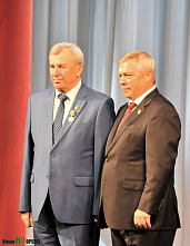 Комсомольская юность наша