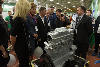 Победителям – награды, детям – торт