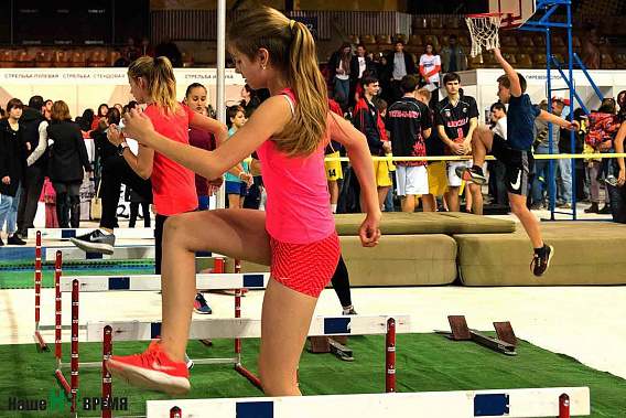 Тренируем барьерный бег.