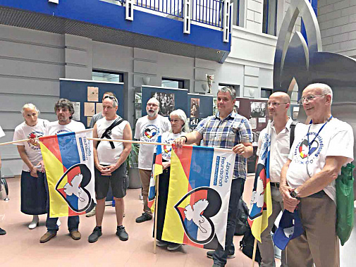 В Ростове немецким путешественникам «Тура дружбы-2018» больше всего запомнились Парамоновские склады с родниками. В Ростове немецким путешественникам «Тура дружбы-2018» больше всего запомнились Парамоновские склады с родниками.