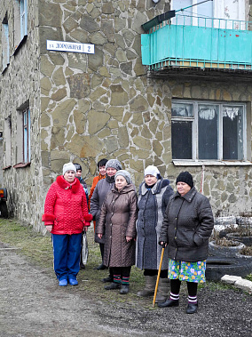 Тяжела жизнь «крепостных»...