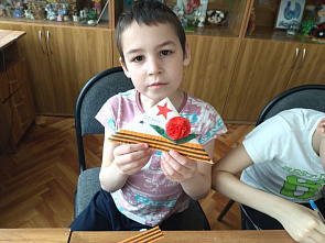 Дети из Ростовской области направили письма-пожелания нашим солдатам на Украину