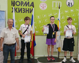 Шахматы: Дмитрий Долматов убедительно выиграл сегодня чемпионат Волгодонска по рапиду