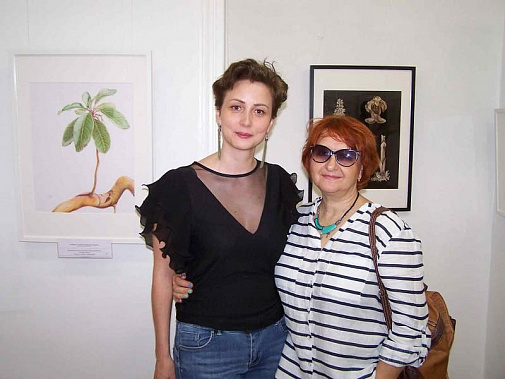 Выставку открывали руководители Российской ассоциации ботанического искусства Анна АЛЕШИНА и Ирина ГОЛУБЕВА.