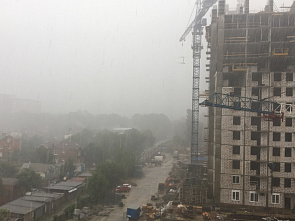 В Ростове и области действует штормовое предупреждение и уже прошли сильные ливни с грозой и градом