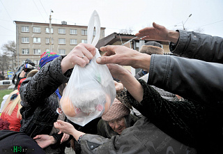 Новогодние подарки малоимущим