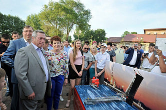 С праздником, Россия!