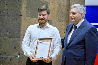 С наступающим профессиональным праздником, коллеги!