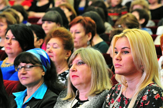 Донские власти поздравили женщин