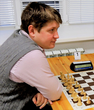 Гроссмейстер Дмитрий Кряквин в качестве онлайн псевдонима использует имя прославленного шахматиста, уроженца донской столицы  Савелия  Тартаковера, покинувшего этот мир в 1956 году в Париже