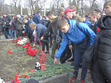 В знак памяти и скорби…