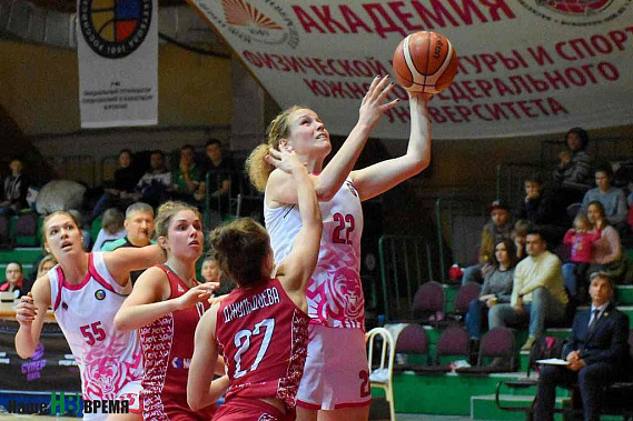 Анна ЗАЙЦЕВА (№ 22) установила личный рекорд, добыв за матч 33 очка.