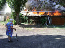 Пожар в центре Гуково_14103