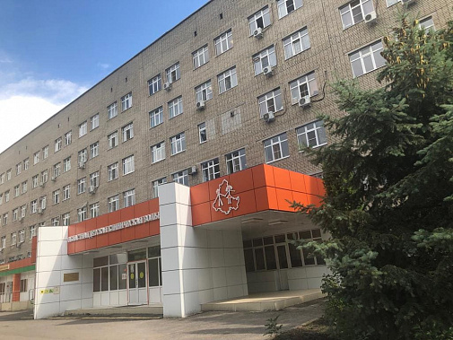 В Ростовской областной детской клинической больнице пересадили девочке 15-сантиметровый лоскут кожи на палец и кисть