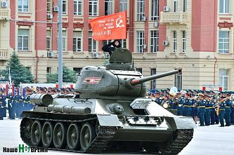 В Ростове и Новочеркасске прошли Парады Победы