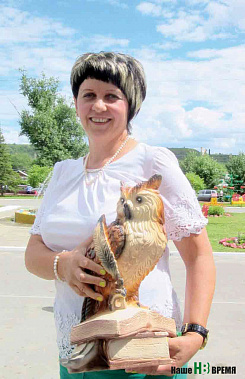 Ларисе Скляровой на память о донском крае вручили сову – символ мудрости.