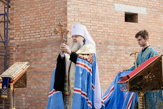  Первый молебен в строящемся соборном храме микрорайона «Новый Ростов» совершил глава Донской митрополии 