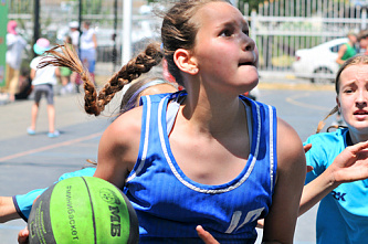 На площадках Гребного канала «Дон» прошли матчи пятого суперфинала детской Уличной баскетбольной лиги