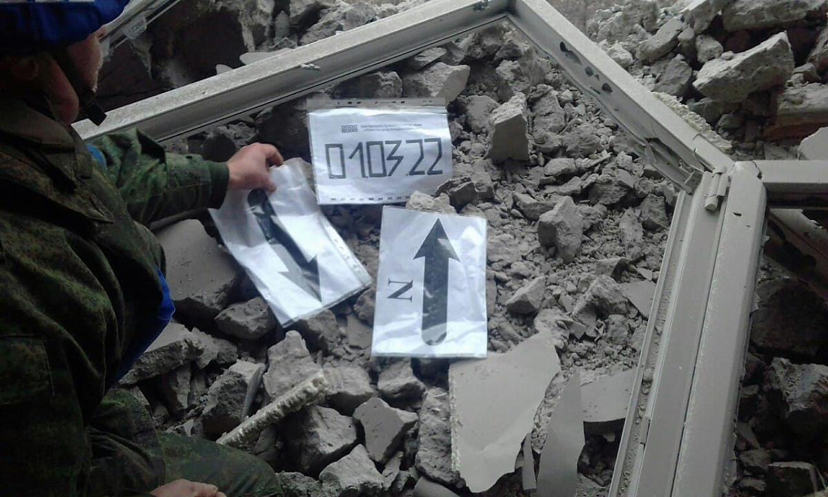  ﻿Фото СЦКК ЛНР: результат обстрела поселка Донецкий орудием 122мм