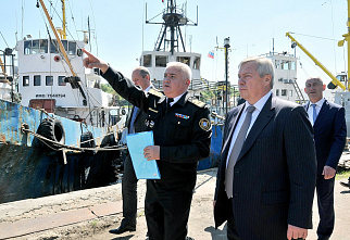 Не тонут, не ржавеют...