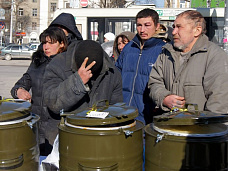 Горячая еда для бездомных_9498