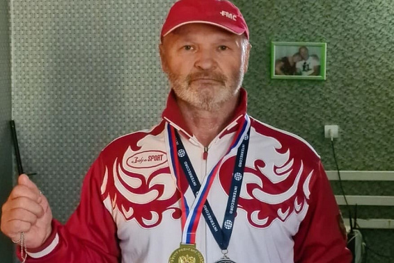 Донской шахтер после 4 переломов ноги поставил мировой рекорд по приседаниям