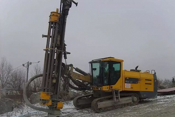 Средняя зарплата машиниста буровой установки в Ростове составляет 54 000 рублей в месяц