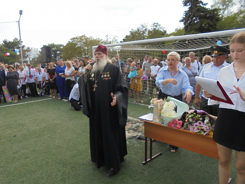 Представители кадетского братства поучаствовали в праздничных школьных «линейках»