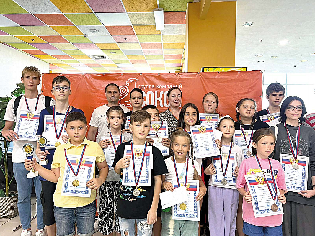 Победители и призеры соревнований на кубок ГК «Сокол». Фото с сайта «Быстрый центр»