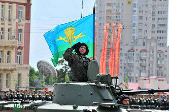 В Ростове и Новочеркасске прошли Парады Победы