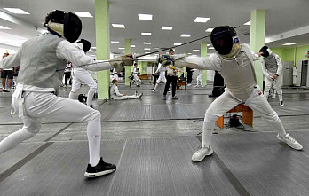 В ростовском спорткомплексе «Лидер» завершились поединки всероссийского детско-юношеского турнира по фехтованию «Донская осень»