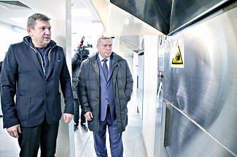 В «Центр 100 Ростов-на-Дону», где недавно прошли обыски, приехал губернатор