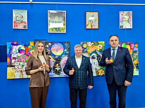 Наталья Давыдова: «С днём космонавтики, друзья!»