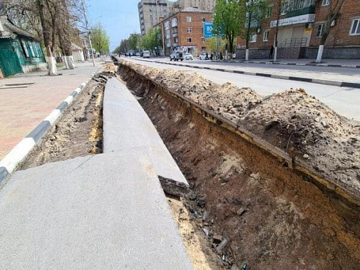 Траншею в центре Шахт закроют в июле