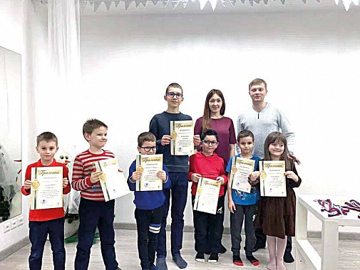Призеры и организаторы соревнований, которые прошли в ростовском семейном развивающем центре «Добрый дом» при поддержке «Нашего времени» и друзей издания.