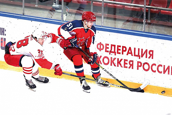 «Звезда» – «Ростов». Борьба за шайбу у борта. Фото с сайта ХК «Ростов»