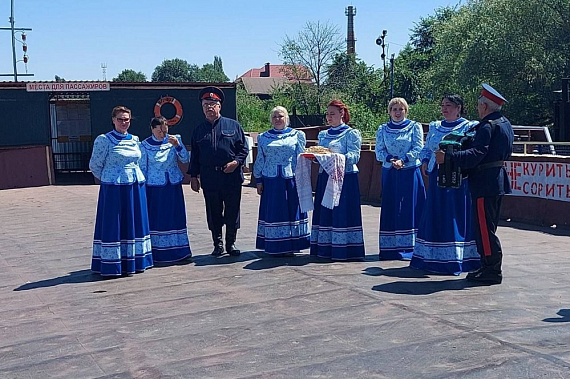 Первый регулярный пассажирский рейс 