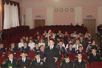 Суворовцы и нахимовцы всех объединили